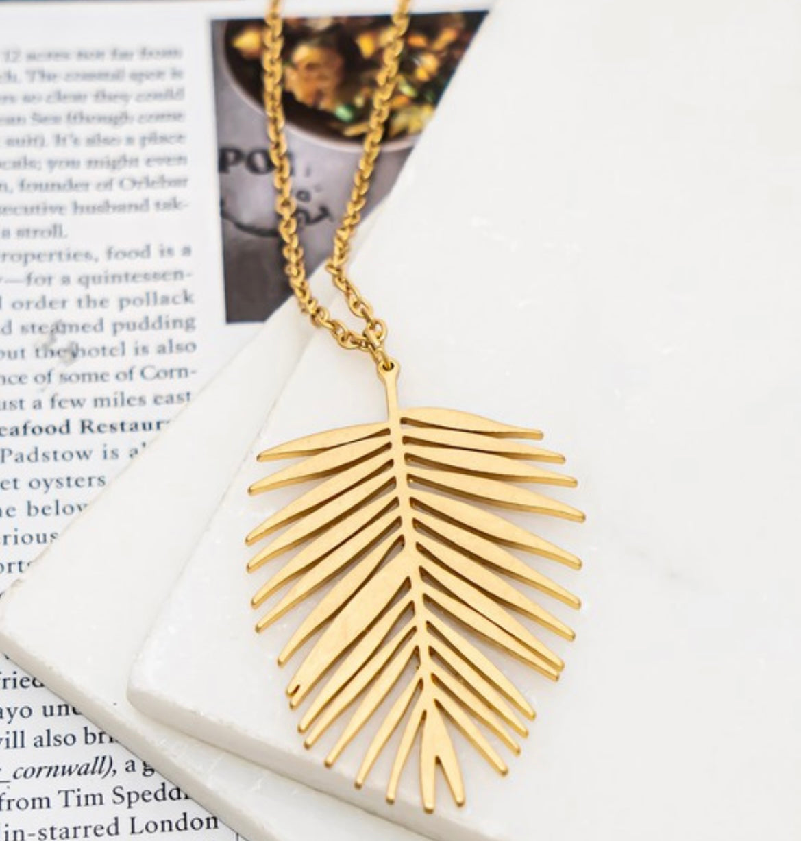 Leaf Pendant Necklace