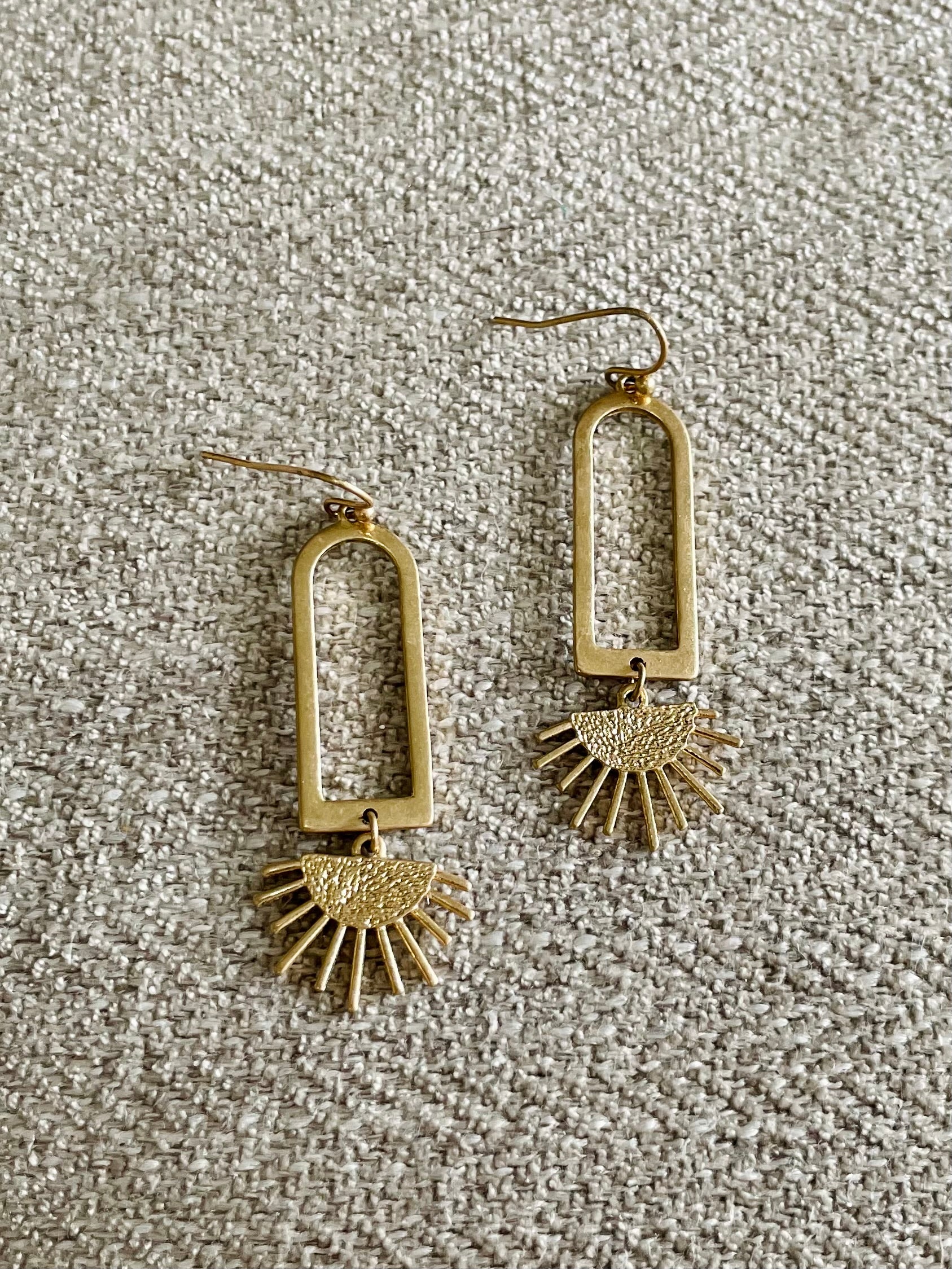 Sun Earrings in Gold